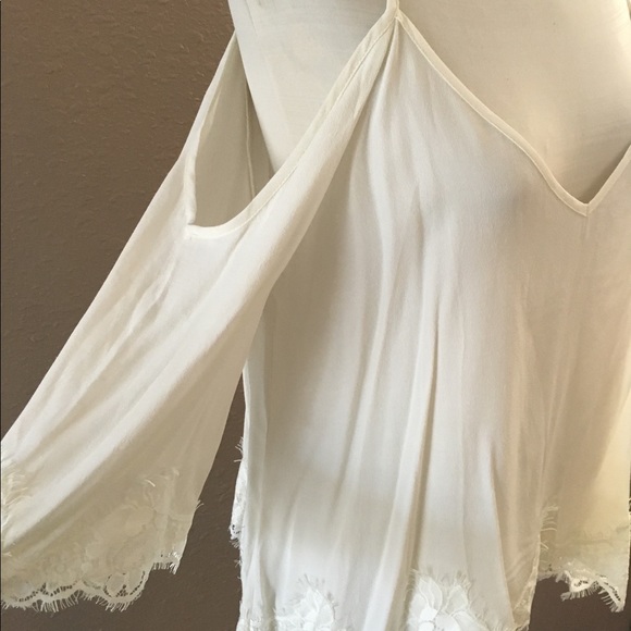 *NWT* Beautiful ASTR Ivory Lace Blouse - Picture 3 of 6
